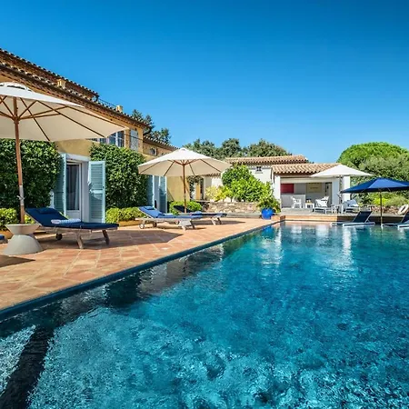 Sleeps 10 Pool Air Con Wifi