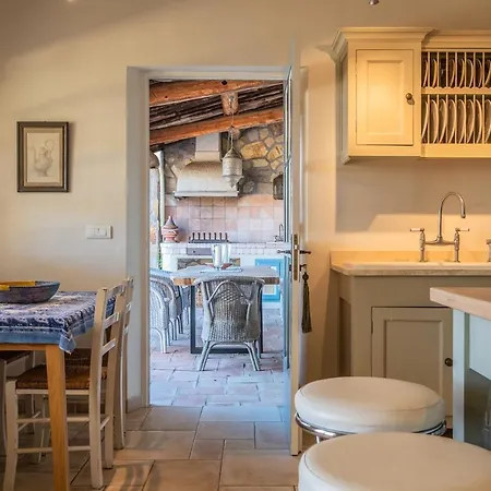 Sleeps 10 Pool Air Con Wifi *